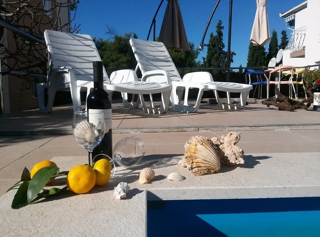 Apartments Villa Natali - Heating Pool Trogir Kroatien