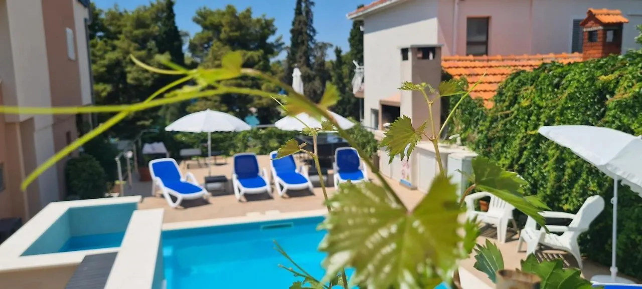 Apartments Villa Natali - Heating Pool Trogir