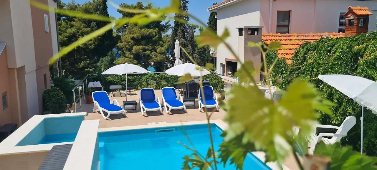 Apartments Villa Natali - Heating Pool Trogir