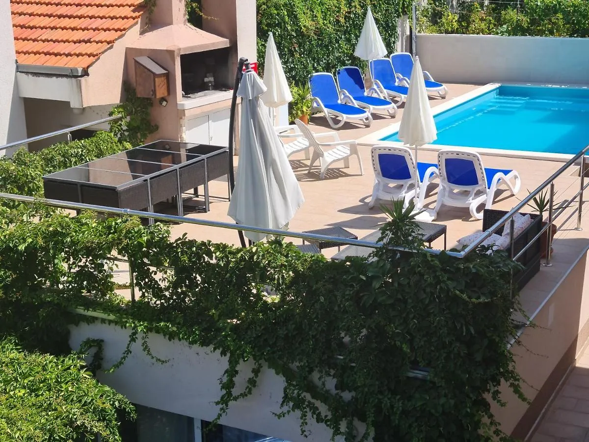 Apartments Villa Natali - Heating Pool Trogir 0*,  Kroatien