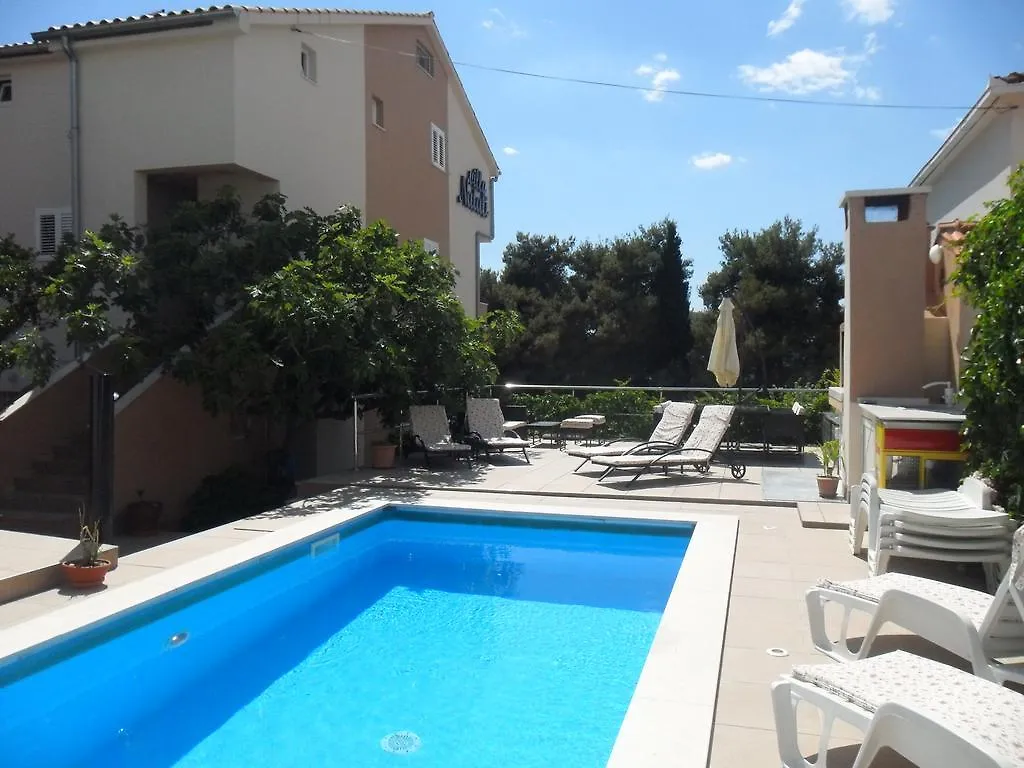 Apartments Villa Natali - Heating Pool Trogir 0*,