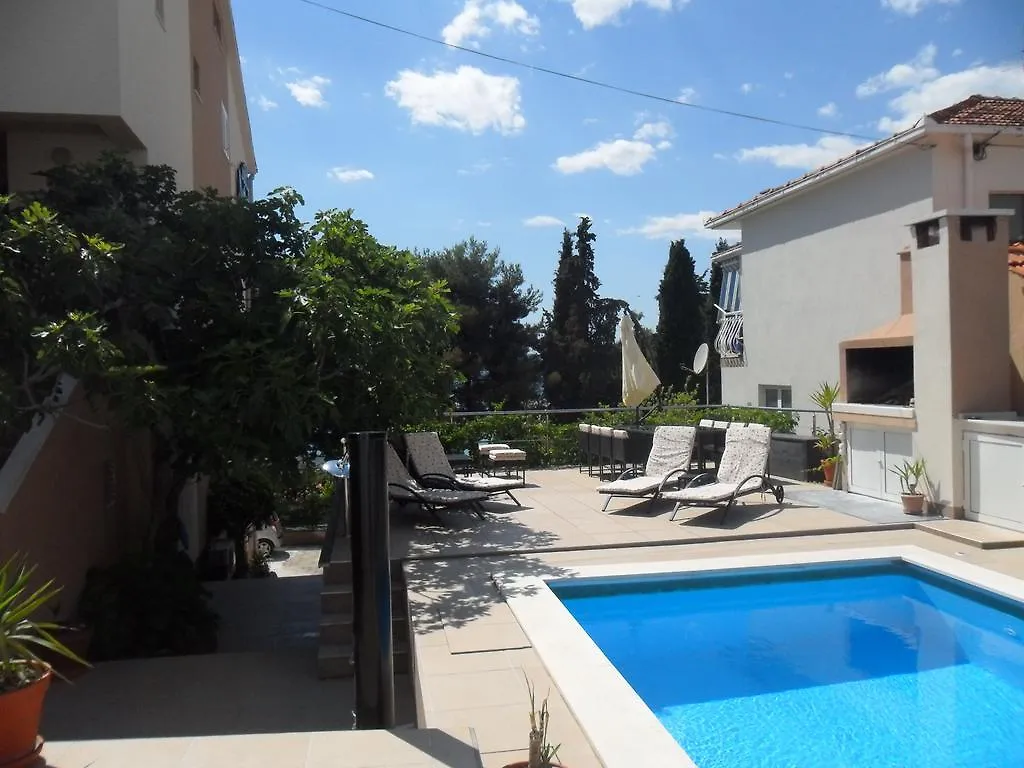 Apartments Villa Natali - Heating Pool Trogir