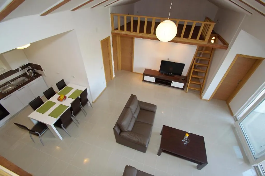 Apartments Villa Natali - Heating Pool Trogir 0*,  Chorwacja